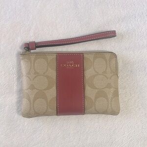 Corner Zip Wristlet in Signature Canvas